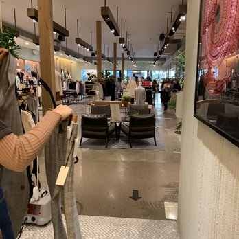 Aritzia - Accessories Near Me - Walnut Creek, California