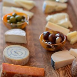 Les Amis Du Fromage - Tasting platter to accompany a virtual tasting