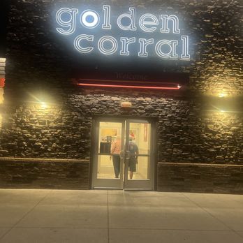 Golden Corral Buffet & Grill - Outside signage - Buffets Near Me - Winter Haven, Florida