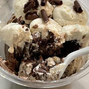 Magnolia Bakery - Chocolate parfait. - Bakeries Near Me - Chicago, Illinois Magnolia Bakery - Chocolate parfait. - Bakeries Near Me - Chicago, Illinois