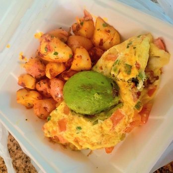 Momo's Cafe - California Omelet - American Near Me - Vallejo, California