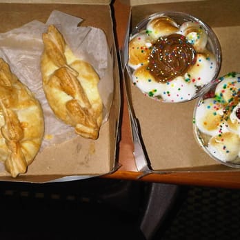 Charlotte Bakery - Argentine chicken empanadas, cuatro Leches and tres Leches - Bakeries Near Me - Miami Beach, Florida