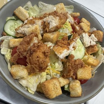 Jo's Diner - Ordered a fried chicken salad and got a small side salad with ONE chicken tender on top. Needless to say I left hungry :( - American Near Me - Flowood, Mississippi
