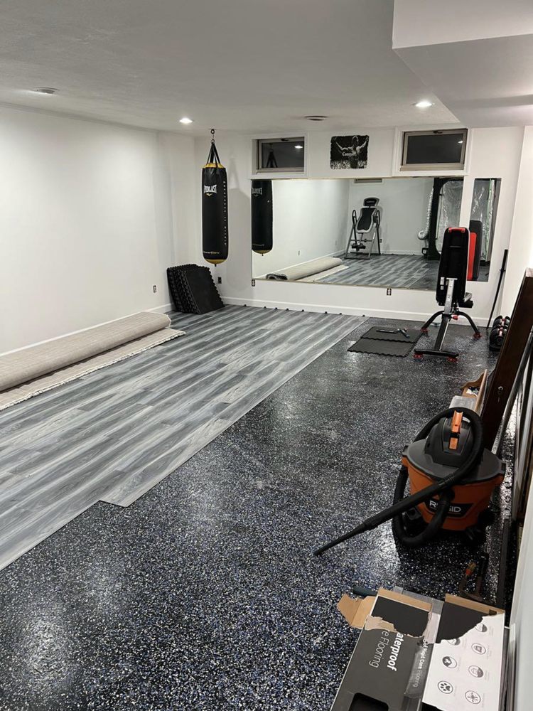 Slide of Davies Tile Hardwood & LVT