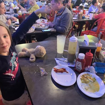 Deckhand Oyster Bar - While I eat crackers with hot  sauce she eats crackers with ketchup  Yeap I got the step mom award  love this little chipmunk - Seafood Near Me - Austin, Texas