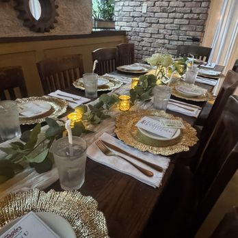 Sergio's Restaurant - This is the setup in the chandelier room. In my opinion the most cozy room in the restaurant due to its rustic decor. - Cuban Near Me - Pembroke Pines, Florida