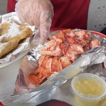 Red's Eats - Maine lobster - Seafood Near Me - Wiscasset, Maine