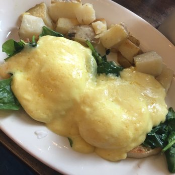 Downtown Diner - Eggs Florentine - Diners Near Me - Augusta, Maine