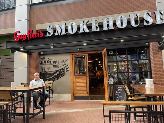 Guy Fieri's Smokehouse by null