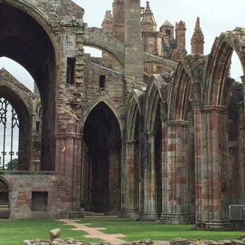 Edinburgh Day Tours - Day 2 - Borders - 11th century Melrose Abbey - Tours Near Me - Edinburgh, EDH