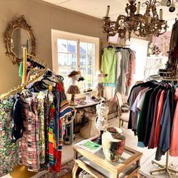 Villa Vintiques - Vintage clothing with history and character, upstairs