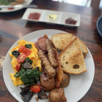 Fig & Ginger - Big Breakie - Breakfast & Brunch Near Me - Honolulu, Hawaii