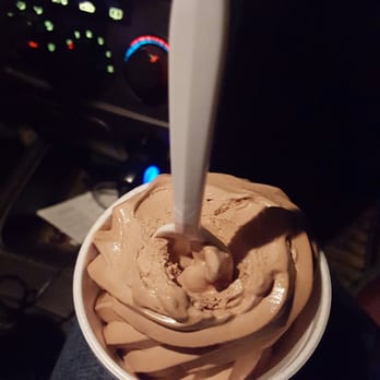 Yardley Ice House - Ice cream with the kiddos after musoc recital - Ice Cream & Frozen Yogurt Near Me - Yardley, Pennsylvania