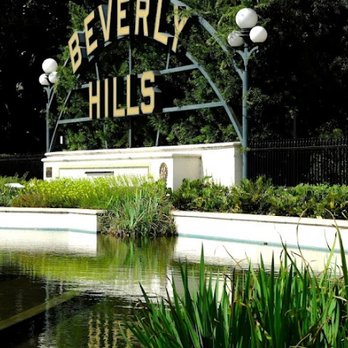 Beverly Gardens Park - Parks Near Me - Beverly Hills, California