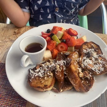 La Flor de la Calabaza - French toast + fruit - Breakfast & Brunch Near Me - Ensenada, BCN