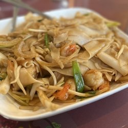 Louie's Mandarin Gourmet - Shrimp Chow Fun