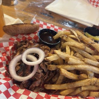 Big Al's Down The Hatch - pulled pork - Sports Bars Near Me - Waxahachie, Texas Big Al's Down The Hatch - pulled pork - Sports Bars Near Me - Waxahachie, Texas