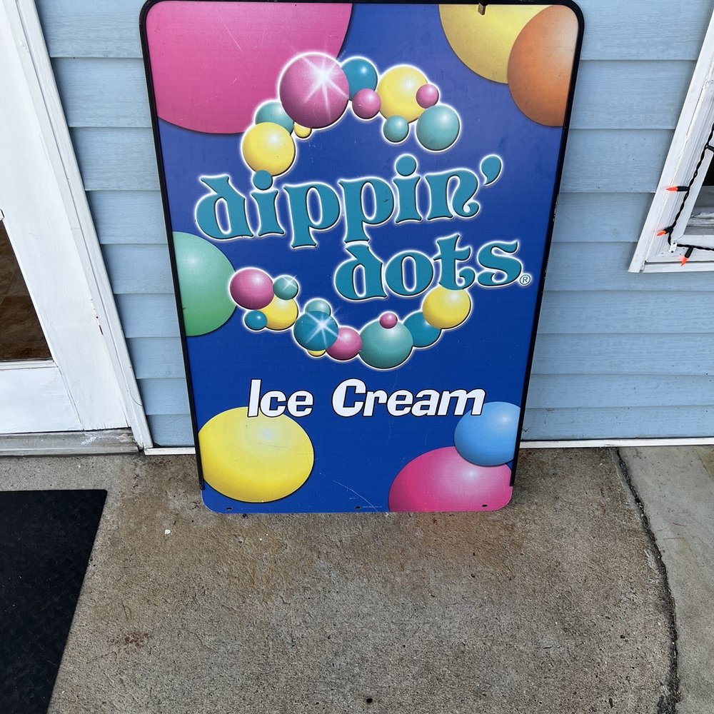 a sign for ice cream a sign for ice cream