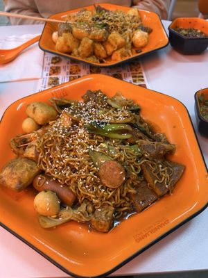 ShangHai Restaurant+ZhangLiang Spicy Hot Pot 张亮麻辣烫 by null