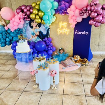 Lovebox8 - Flowers & Gifts Near Me - San Jose, California