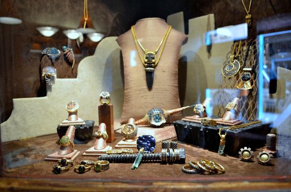 The Golden Eye by null