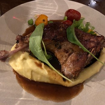 Las Pizarras Bistró - Duck Confit, Sweet Potato Puree, Peas, Grilled Cherry Tomatoes (ARS 360) - Argentine Near Me - Buenos Aires, C Las Pizarras Bistró - Duck Confit, Sweet Potato Puree, Peas, Grilled Cherry Tomatoes (ARS 360) - Argentine Near Me - Buenos Aires, C