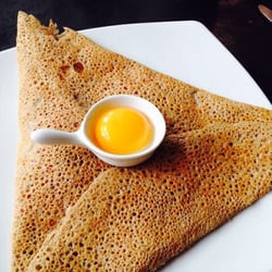 L'Irlandais - Crêpe reine: oignons, tomates, oeuf, fromage