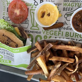 BurgerFi - BURGERFI JR CHEESEBURGER with chili cheese fries - Hot Dogs Near Me - Jacksonville, Florida BurgerFi - BURGERFI JR CHEESEBURGER with chili cheese fries - Hot Dogs Near Me - Jacksonville, Florida