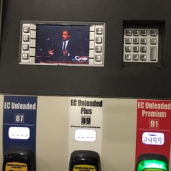 Arco Ampm - Watch the news while you pump