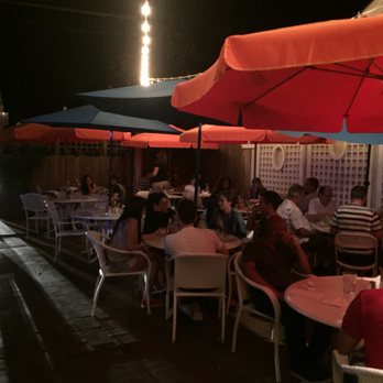 Southampton Publick House - Outdoor eating area. - American Near Me - Southampton, New York Southampton Publick House - Outdoor eating area. - American Near Me - Southampton, New York