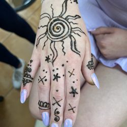 Aaina Beauty Salon