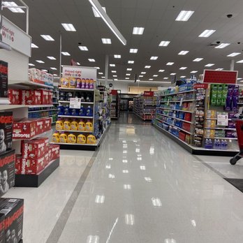 Target - Department Stores Near Me - Glendale Heights, Illinois