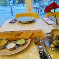 Mehndi - Dosa mit Paneer, mmmh.