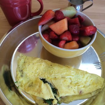Main Kitchen Cafe - Omelet with spinach mushrooms and cheese. - New American Near Me - Granada Hills, California