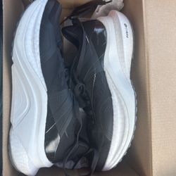 Performance Footwear and Wide shoes - Saucony Tempus