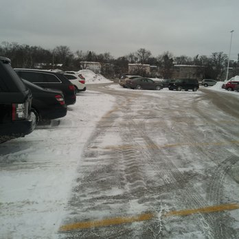 Northbrook Court - Strange parking - Shopping Centers Near Me - Northbrook, Illinois