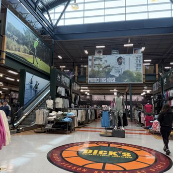 DICK'S Sporting Goods - Sports Wear Near Me - Niles, Illinois