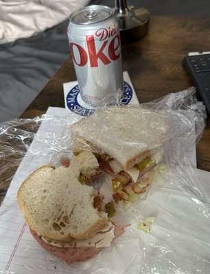 That's Italian Too by null