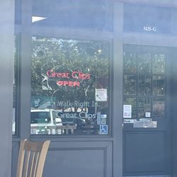 Great Clips - Not too bad of an wait in an Sunday morning