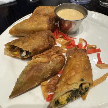 Half Day Brewing - Southwest Chicken Rolls - Pubs Near Me - Lincolnshire, Illinois
