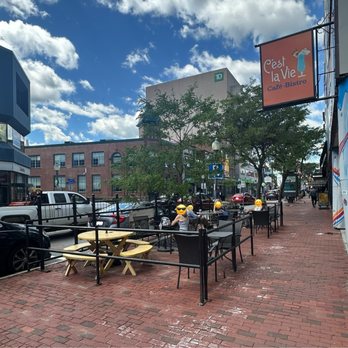 cafe c'est la vie - Outdoor dining area - Cafes Near Me - Moncton, New Brunswick cafe c'est la vie - Outdoor dining area - Cafes Near Me - Moncton, New Brunswick