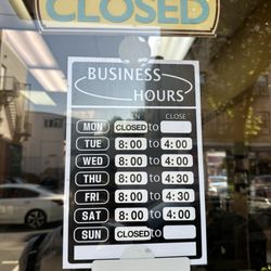 Crailyn Hair Styling - Closed on Sundays & Mondays and open from 8-4pm Tuesday through Saturday: WTF?