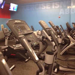 Blink Fitness - Ozone Park - They all work!!!