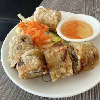 Le Petit Saigon - Vietnamese Near Me - Vancouver, British Columbia