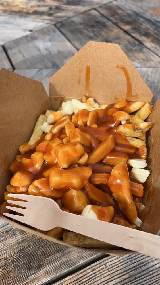 Din's Fresh Fries Logo