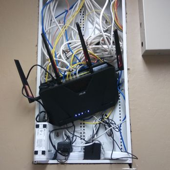 Lightning Cable Communications - Before Dan came to the rescue, just an absolute MESS - Telecommunications Near Me