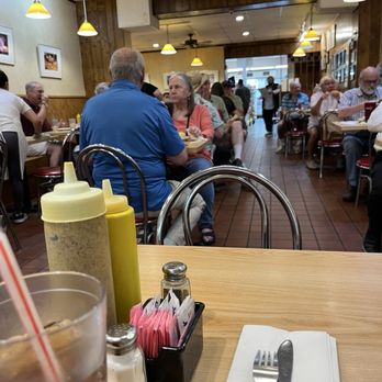 Cecils - Busy small restaurant - Delis Near Me - Saint Paul, Minnesota