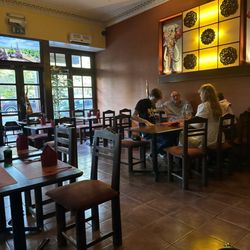 Thai Lemongrass - Just an idea if the inside of the restaurant. I forgot to take a good photo, lol.