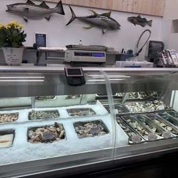 Anthony's Seafood - Rawbar - Seafood Near Me - Middletown, Rhode Island