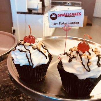 Smallcakes - Hot fudge sundae is sooooooo good - Cupcakes Near Me - Stockbridge, Georgia